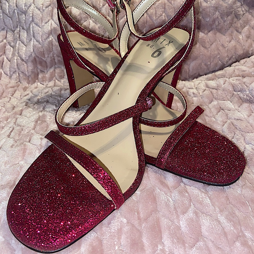 WORN ONCE!!!—Sparkly Fuchsia High Heels (8M)
